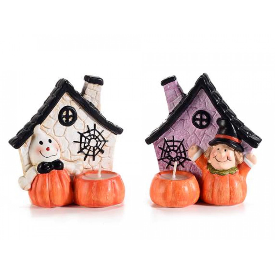 Maison avec une bougie halloween